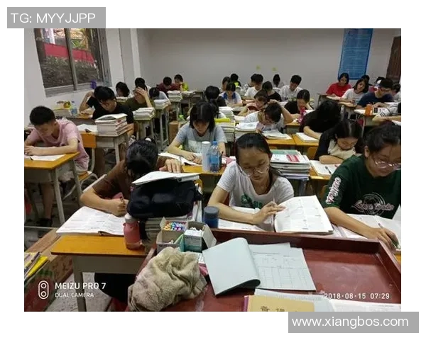 《从绿茵场到人生新篇章 足球退役球星的蜕变与坚持》